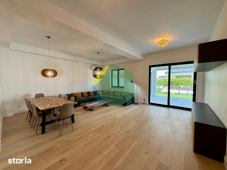 Casă cu 8 camere cu Teren 400 Mp în Corbeanca