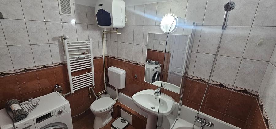 Garsonieră decomandată în Vitan