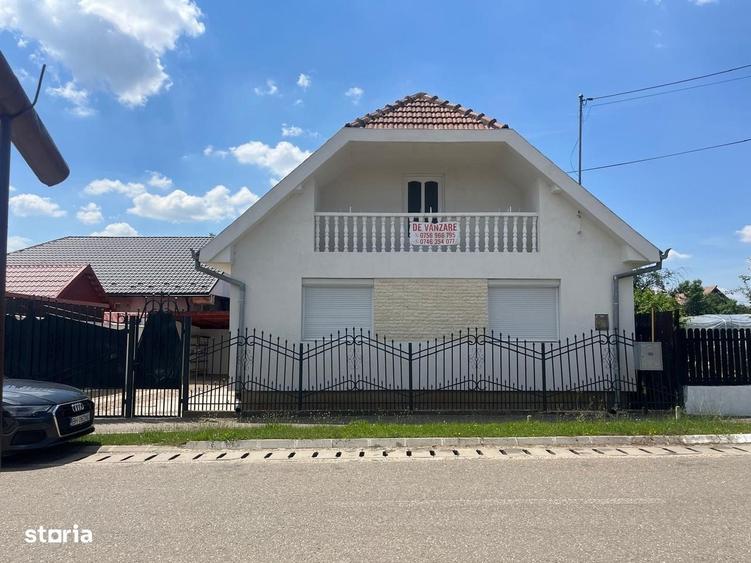 Casă cu 4 camere cu Teren 223 Mp în Central