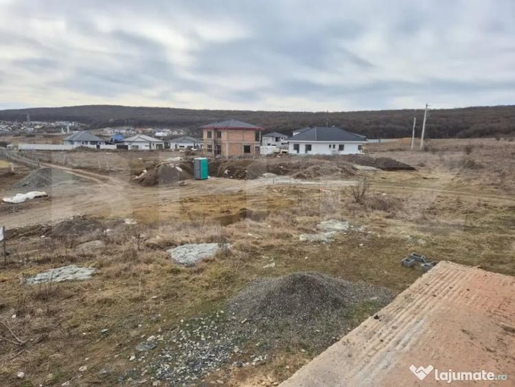 Vila noua de vanzare la intrare in Corunca - 11