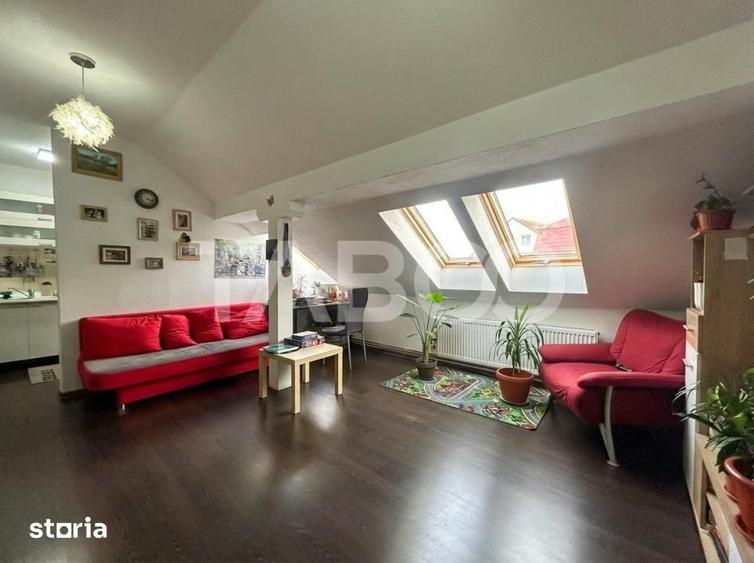 Apartament de vanzare cu 2 camere in bloc cu curte zona Turnisor - 2