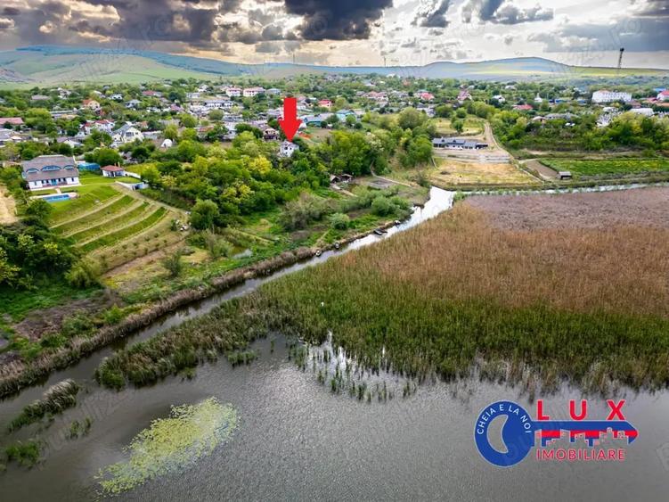 Casă cu 4 camere cu Teren 326 Mp în Somova