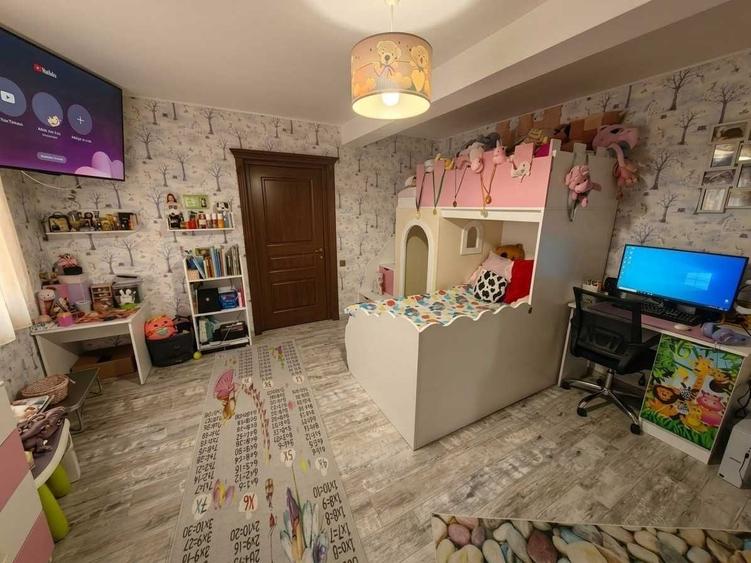 Casă cu 4 camere în Dulcești