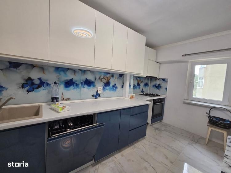Apartament cu 3 camere decomandat în Dacia