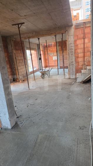 Casă individuală cu 5 camere cu Garaj în Sălicea