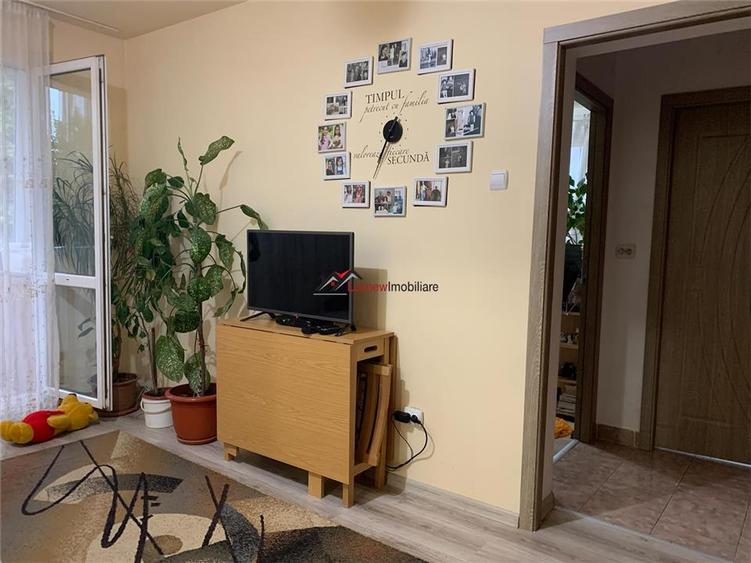 Apartament cu 2 camere semidecomandat, mobilat în Nord-Est