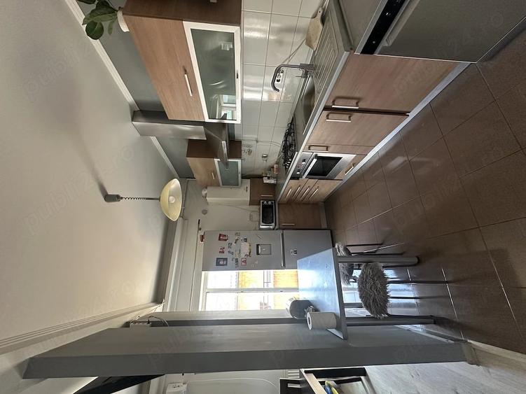 Apartament cu 4 camere decomandat în Florești