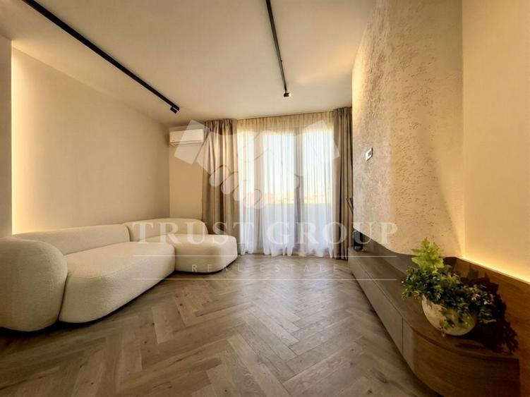 Apartament cu 3 camere decomandat, mobilat în P-ța Unirii
