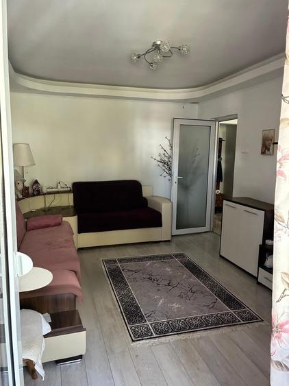 Apartament cu 3 camere decomandat în Faleza Nord