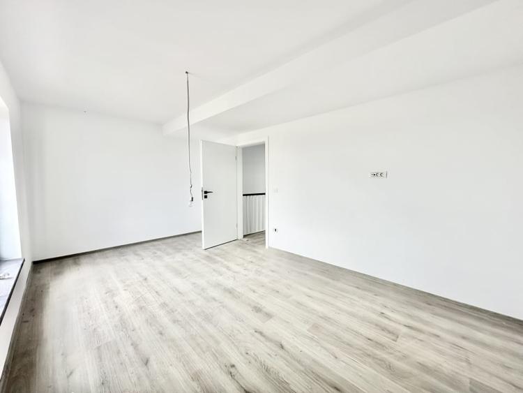 Duplex cu 3 camere cu Canalizare în Moșnița Nouă