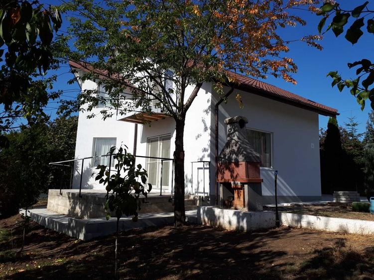 Casă cu 4 camere în Miroslava