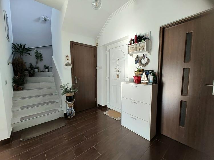 Duplex cu 3 camere cu Canalizare în Vladimirescu