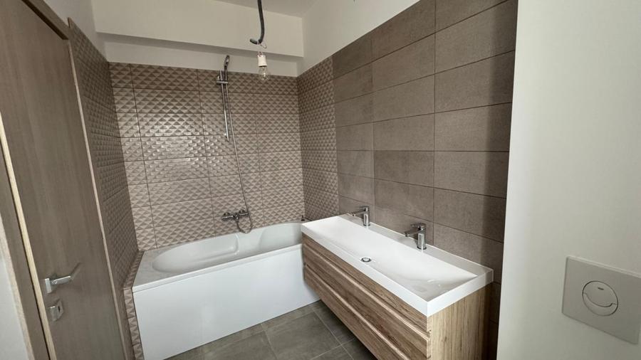 Casă individuală cu 4 camere cu Canalizare în Nord