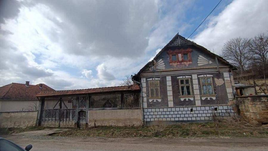 Casă individuală cu 3 camere cu Teren 5300 Mp în Mera