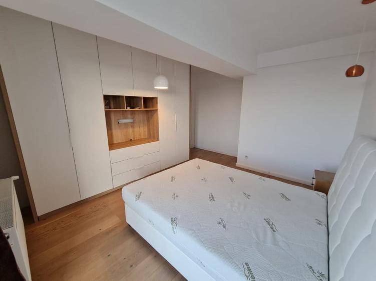 Apartament cu 3 camere decomandat în Tineretului