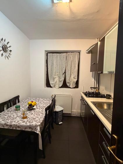 Apartament cu 3 camere decomandat în Tomis Nord