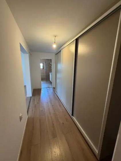 Duplex cu 5 camere cu Canalizare în Central