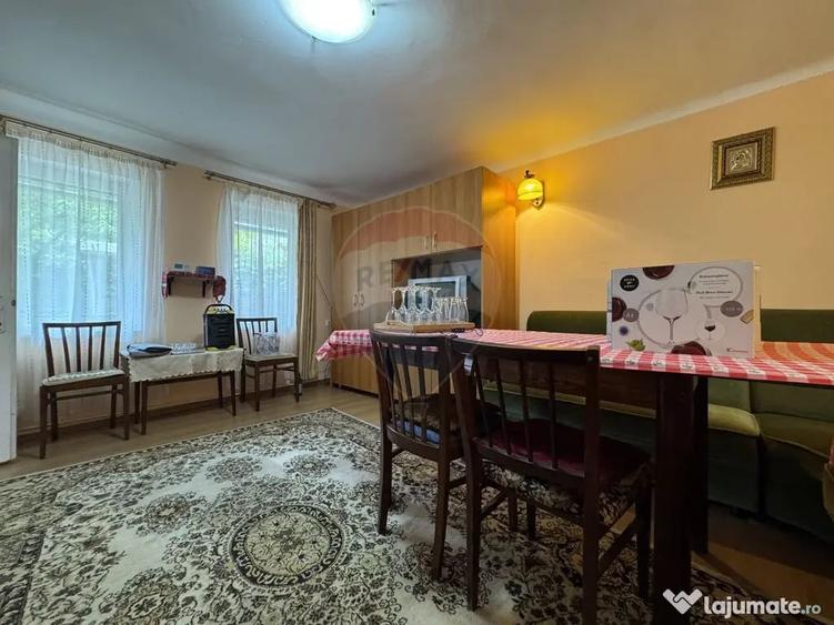 Casă cu 7 camere cu Teren 1026 Mp în Dârlos