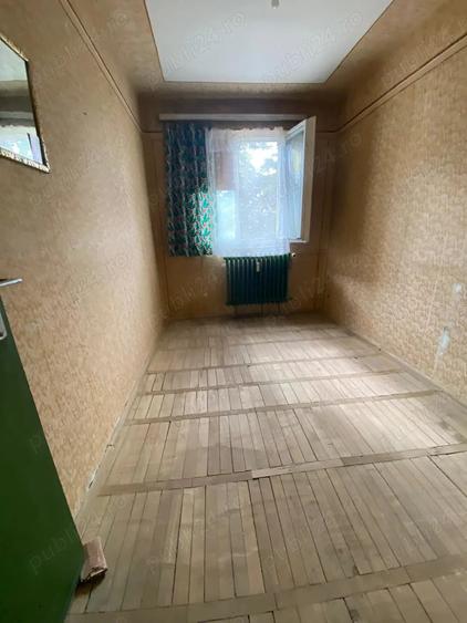 Apartament cu 3 camere semidecomandat în Central