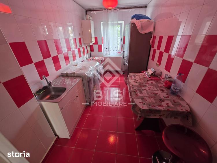 Apartament cu 3 camere decomandat în Ștefan cel Mare