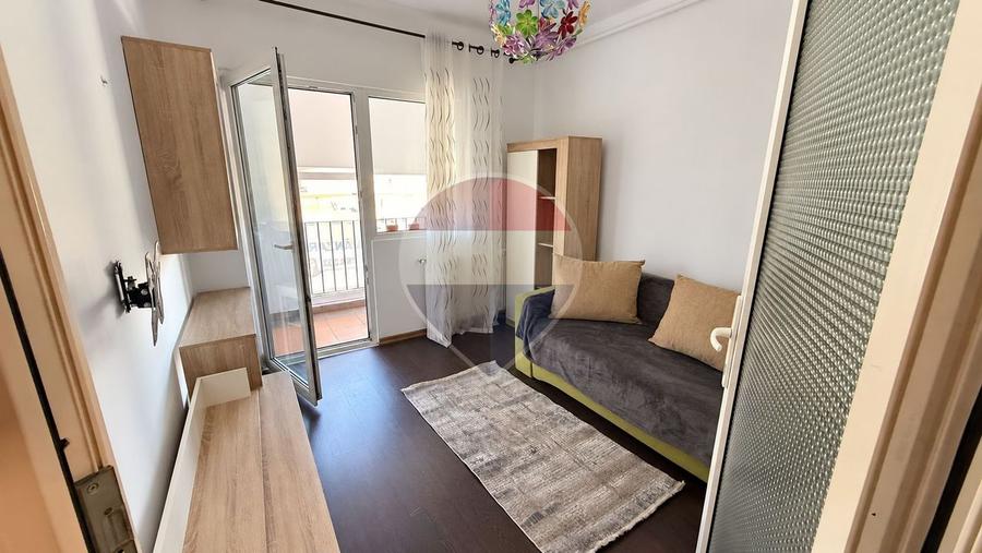 Apartament cu 3 camere semidecomandat în Iris
