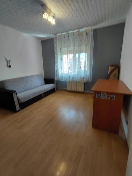 Apartament cu 2 camere decomandat în Est