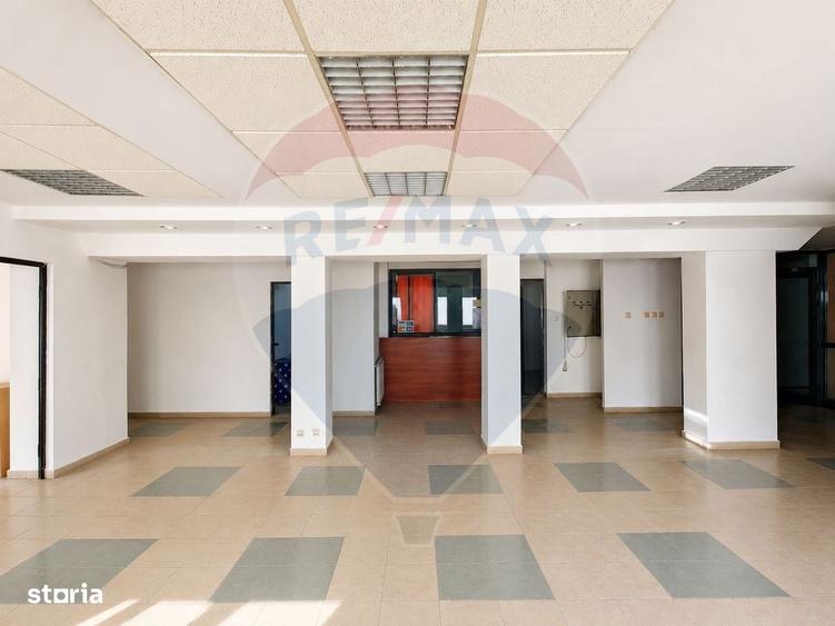 Spațiu comercial, de 372 mp, în Central