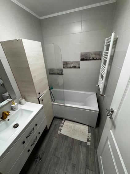 Apartament cu 3 camere semidecomandat în Braytim