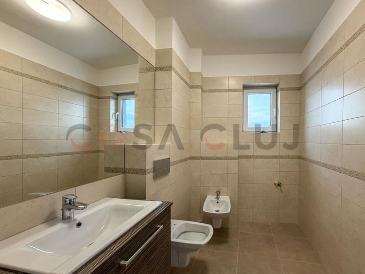Apartament cu 3 camere semidecomandat în Bună Ziua