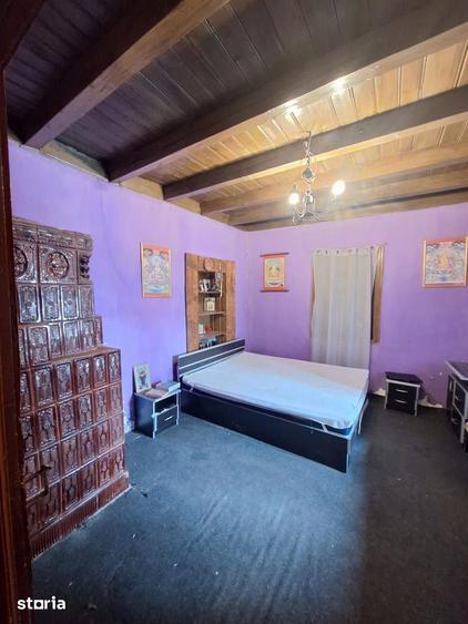 Casă cu 3 camere cu Teren 2420 Mp în Central