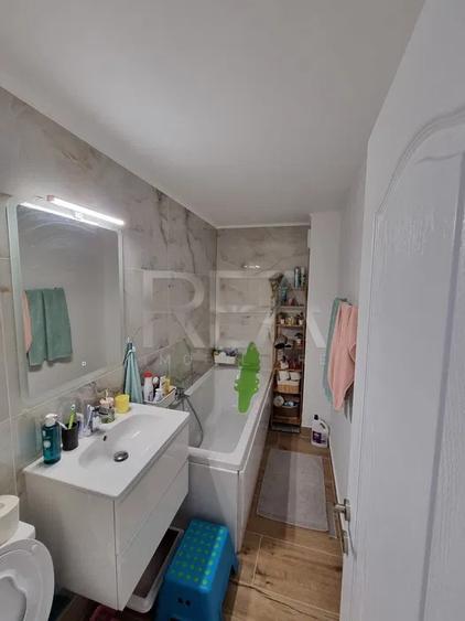 Apartament cu 4 camere decomandat, mobilat în Nerva Traian