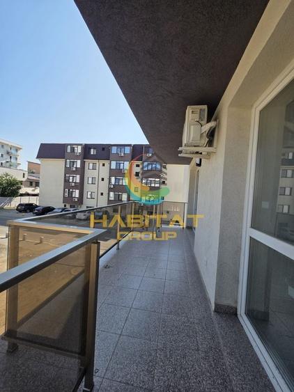Apartament cu 4 camere semidecomandat în Berceni