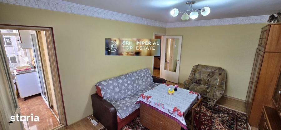 Apartament cu 3 camere decomandat în Casa de Cultură