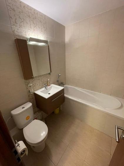 Apartament cu 3 camere decomandat în Apărătorii Patriei