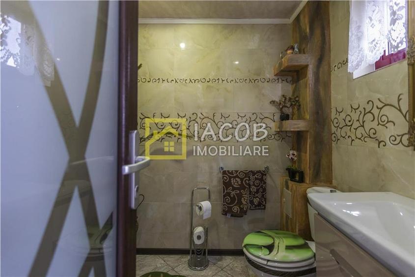 Casă individuală cu 5 camere cu Canalizare în Mărgineni