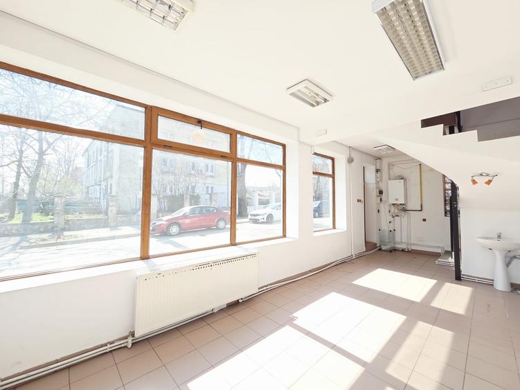 Spațiu comercial, de 55 mp, în Central