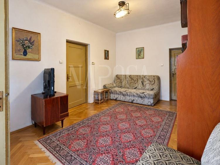 Apartament cu 3 camere semidecomandat în Central