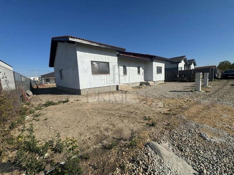 Duplex cu 3 camere cu Teren 300 Mp în Moșnița Nouă