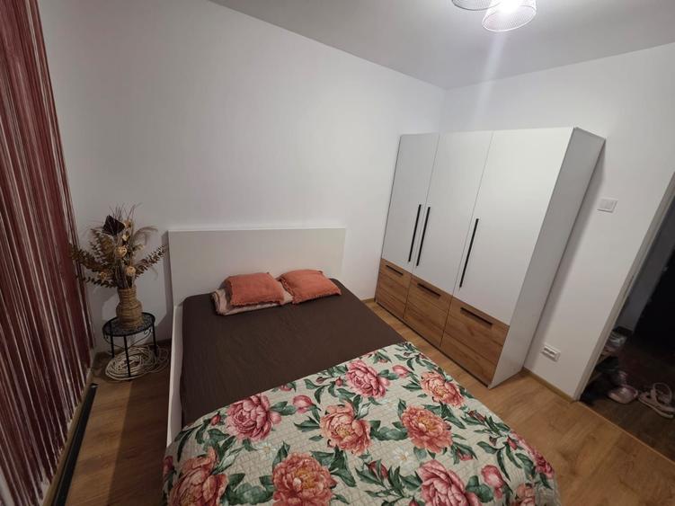 Apartament cu 2 camere decomandat în Exterior Vest