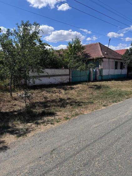 Casă cu 3 camere în Sânleani