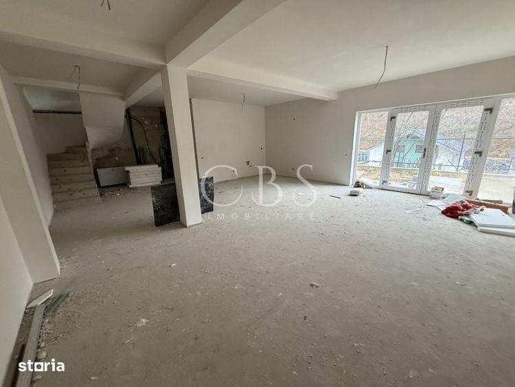 Casă cu 4 camere în Tăuți