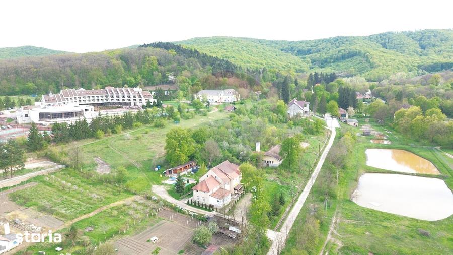 Spațiu comercial, de 710 mp, în Bazna