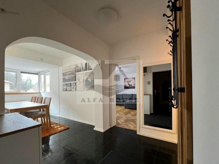 Apartament cu 3 camere decomandat în Central