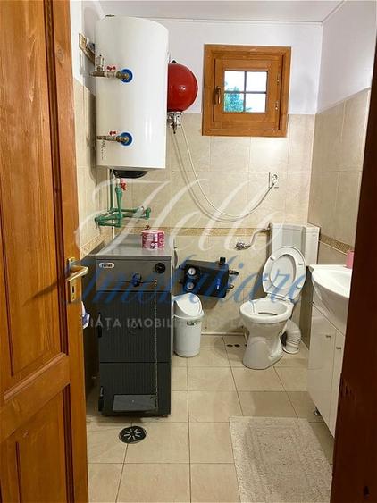 Casă individuală cu 5 camere cu Canalizare în Făget