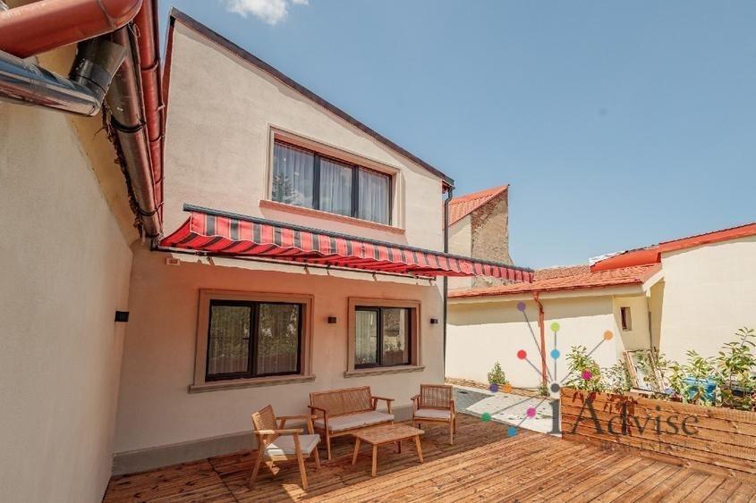 Casă individuală cu 2 camere cu Canalizare în Centrul Istoric