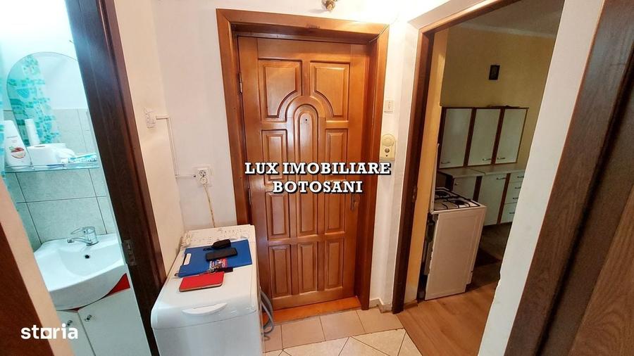 Garsonieră decomandată în Central