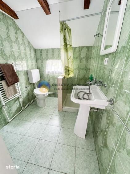 Casă cu 6 camere cu Teren 2088 Mp în Podoleni