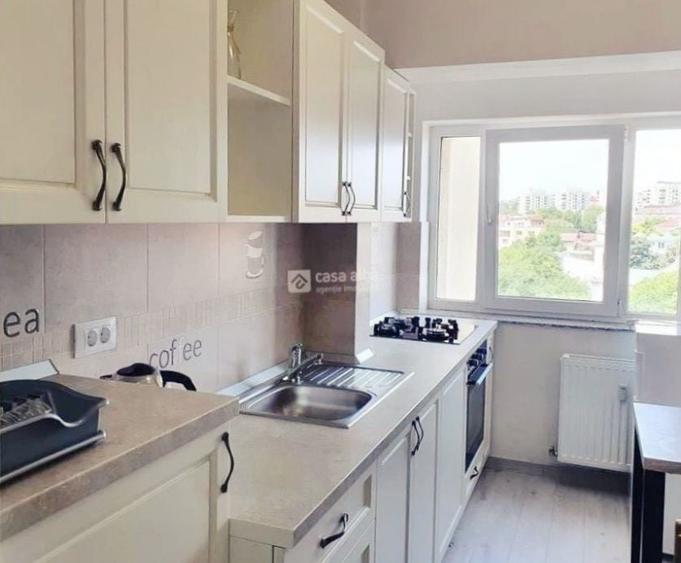 Apartament cu 2 camere decomandat, mobilat în Central