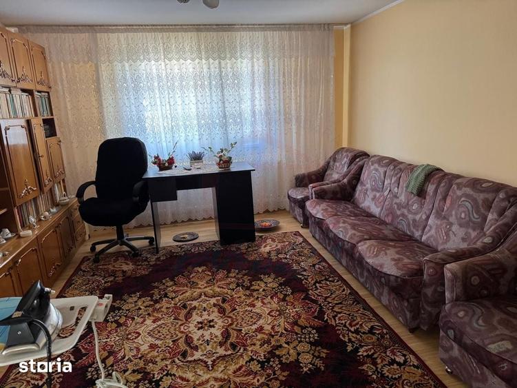 Casă cu 4 camere cu Teren 2405 Mp în Braniștea