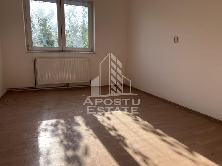 Apartament cu 3 camere decomandat în Giarmata